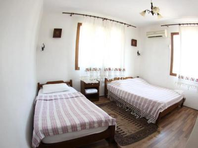 Tuncay Pension - 75