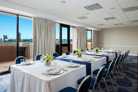 Sheraton Norfolk Waterside - 18