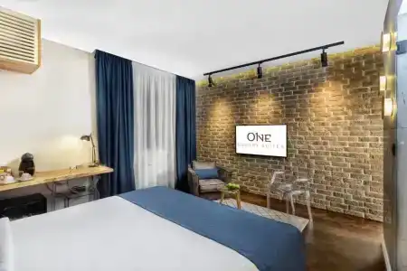One Luxury Suites - 68