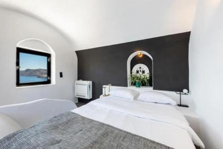 Pearl of Caldera Oia - Boutique by Pearl Collection - 183