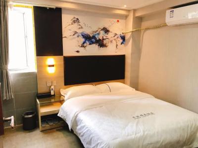 Shenzhen Hualian Boutique - 2