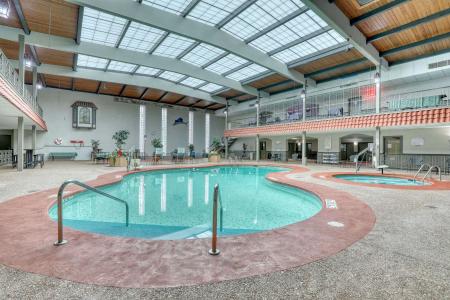 Quality Inn & Suites Downtown - 17