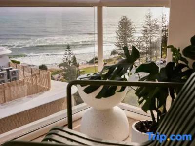 Burleigh Beach Tower - 233