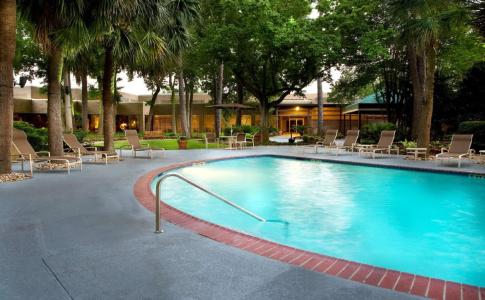 DoubleTree by Hilton Houston Intercontinental Airport - 14