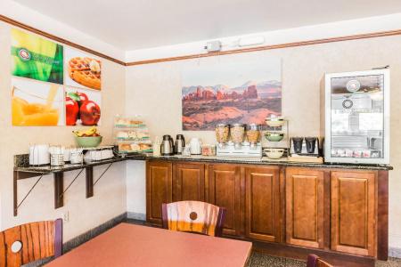 Quality Inn - 24