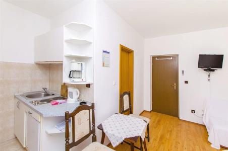 and Rooms Iva - 12