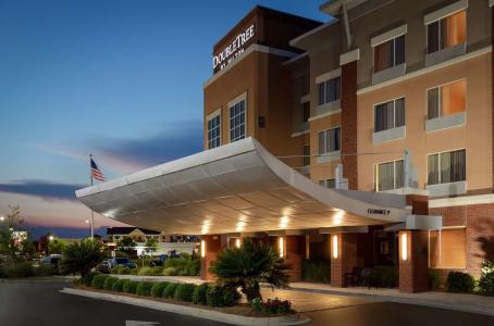 DoubleTree by Hilton Savannah Airport - 0
