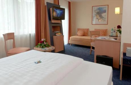 Plaza - 42