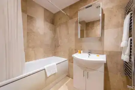 Queensgate Court - 9
