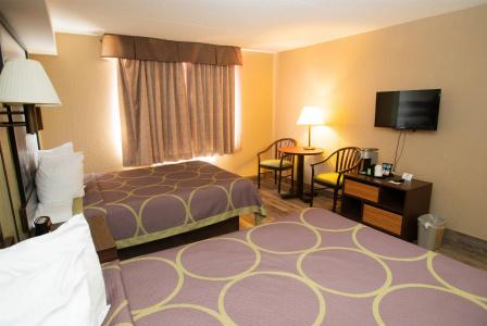 Super 8 by Wyndham - 10