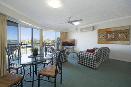 Sandy Shores Luxury Holiday Units - 16