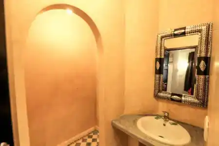 Riad Nakhla - 22