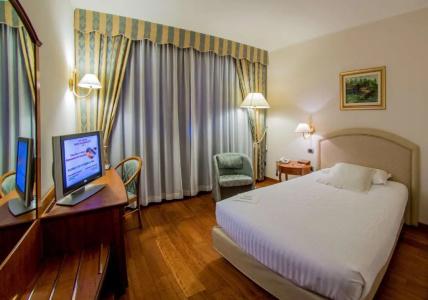 Best Western Globus City - 39