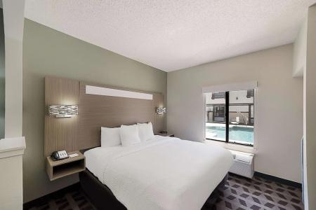 Quality Inn & Suites Dfw Airport South - 57