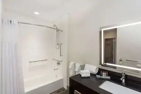 Wingate by Wyndham Miami Airport - 9