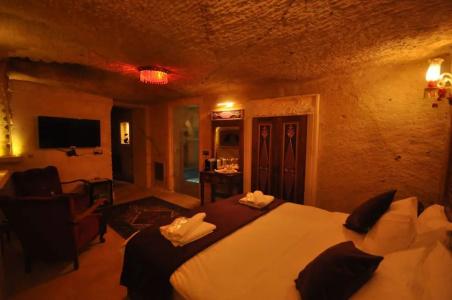 Solo Cave Suites - 204