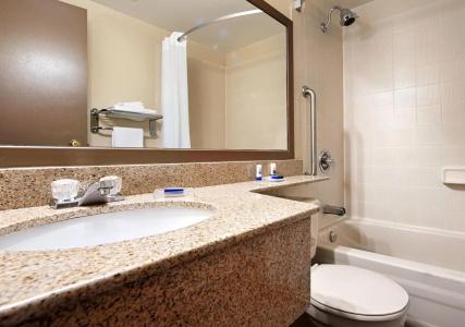 Best Western-Montreal & Conference Centre - 8