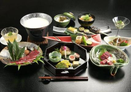 Ryotei Matsuya Honkan Suizenji - 10