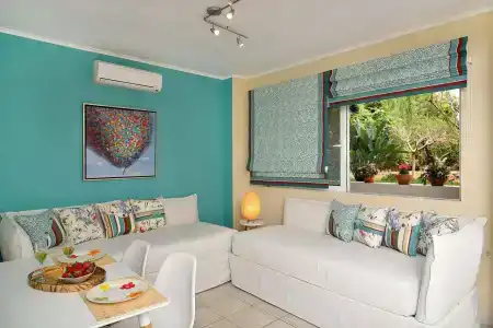 Stamatakis Boutique Studios - 24