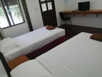Jansom Beach Resort - 36