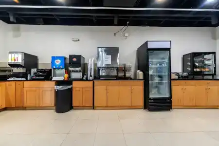 Rodeway Inn & Suites Fort Lauderdale Airport & Cruise Port - 34