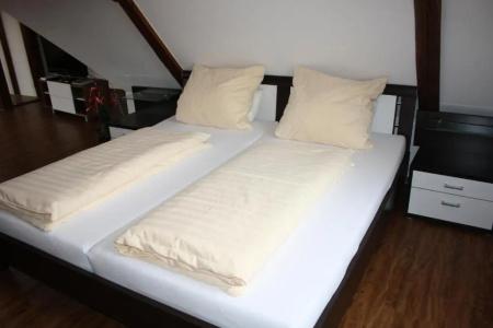 Thai Tawan - 61