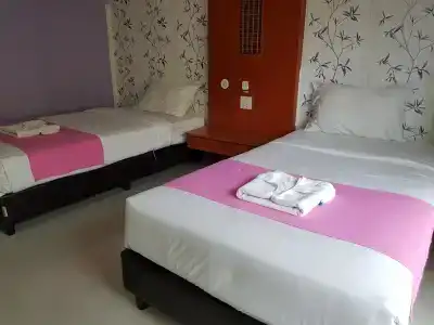 Poonsook Phitsanulok Sha Plus - 1
