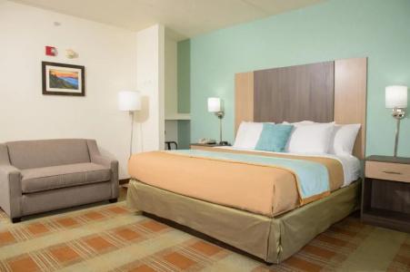 Pigeon River Inn - 50