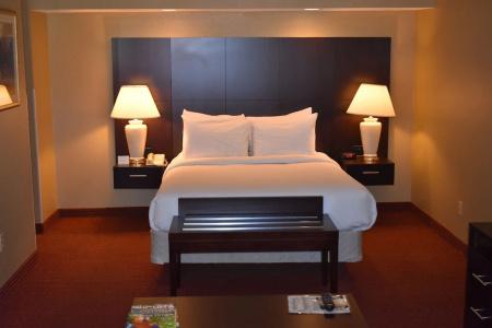 Hawthorn Suites East - 83