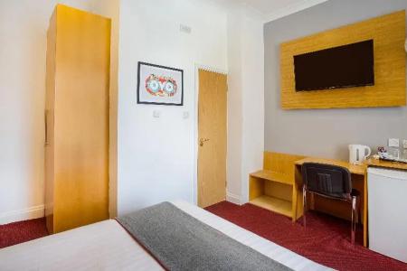 Oyo London Guest House - 76