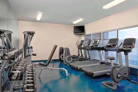 Four Points by Sheraton & Suites West - 36