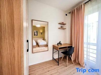 Motives Inn - 129