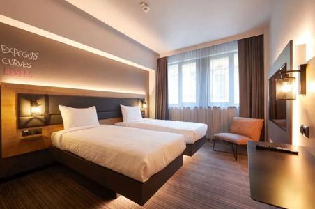 Moxy Bucharest Old Town - 2