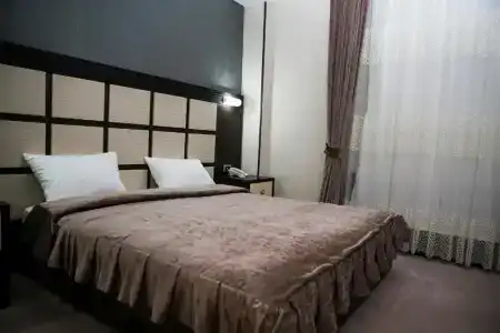 AZALEA - 10