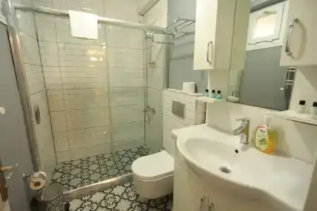 White Pearl Apart - 63