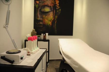 Up Wellness & Spa - 40