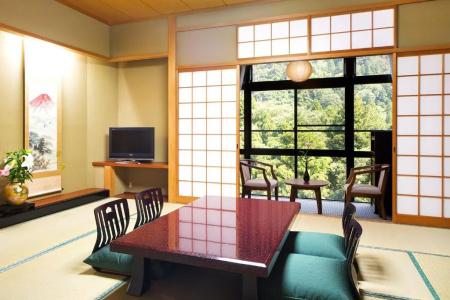 Yamanaka Onsen Kagari Kisshotei - 37