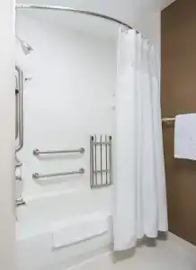 Fairfield Inn & Suites - 4
