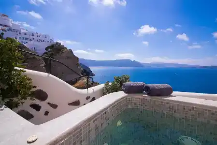 Pezoules of Oia - 30
