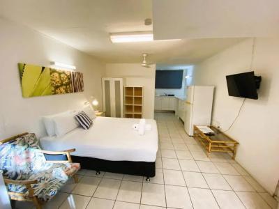 Camden Motor Inn - 64