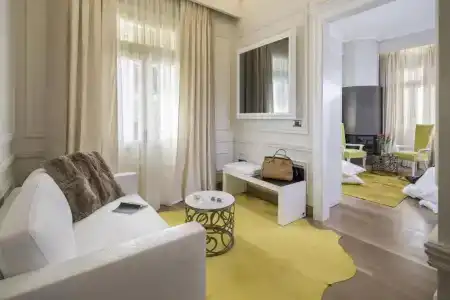 3 Sixty & Suites - 43