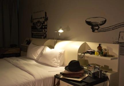 Secret Service Bed and Breakfast - 2