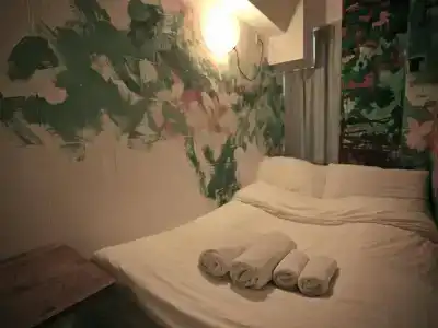Just Inn - 1