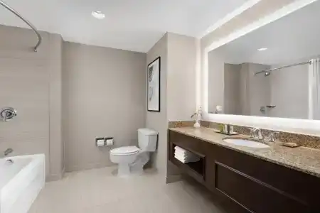 Hilton Indianapolis & Suites - 44