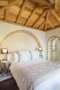 Moni Emvasis Luxury Suites - 85