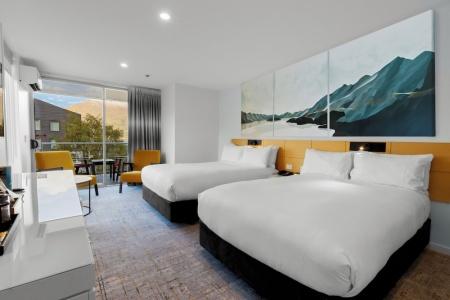 Scenic Suites - 72