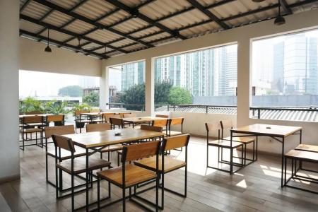 LeGreen Suite Sudirman - 11