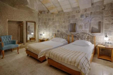 Hera Cave Suites - 105