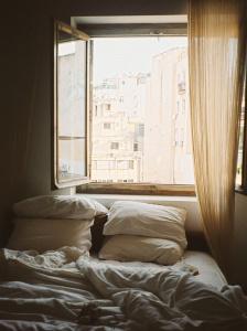 Mona. - 152