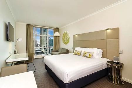 Clarion Suites Gateway - 80